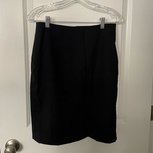 BANANA REPUBLIC BLACK PENCIL SKIRT - SIZE 6!
